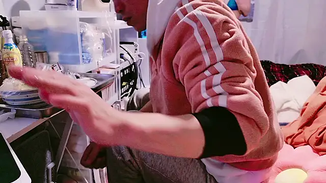 Im IVE LOVE online show from 10, 12, 2024