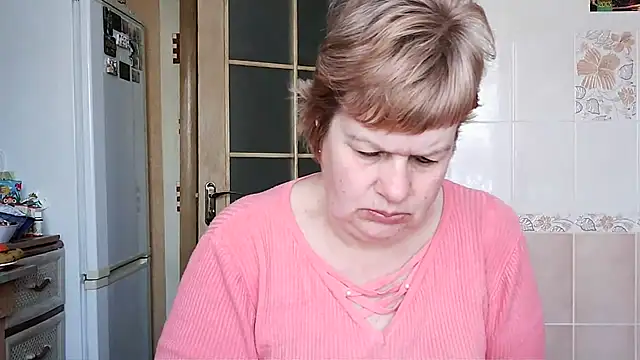 Snapshot of Ettie_Tonia chatting on 5, 3, 2025 Ettie Tonia online show from 5, 3, 2025