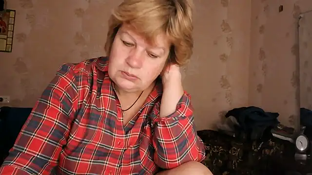 Snapshot of Ettie_Tonia chatting on 12, 11, 2025 Ettie Tonia online show from 12, 11, 2025