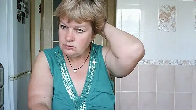 Snapshot of Ettie_Tonia chatting on 3, 10, 2025 Ettie Tonia online show from 3, 10, 2025