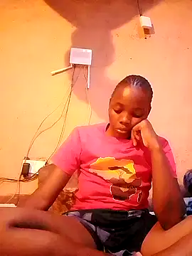 QUEEN-NAIMA online show from 3, 12, 2025