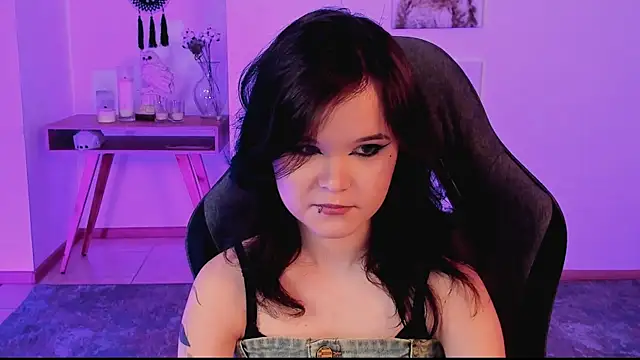 Elainebeness online show from 8, 3, 2025