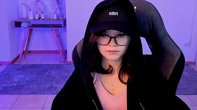 Elainebeness online show from 2, 2, 2025