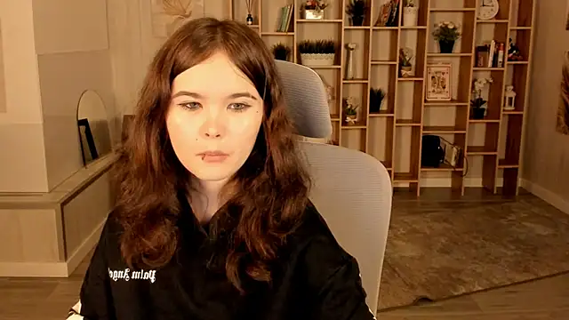 Elainebeness online show from 17, 9, 2025