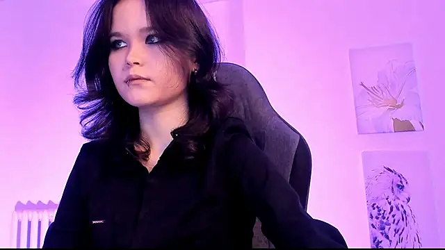 Elainebeness online show from 5, 3, 2025