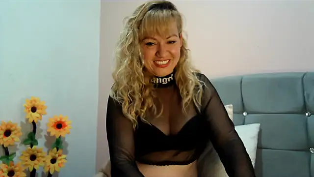 taylor198115 online show from 8, 3, 2025