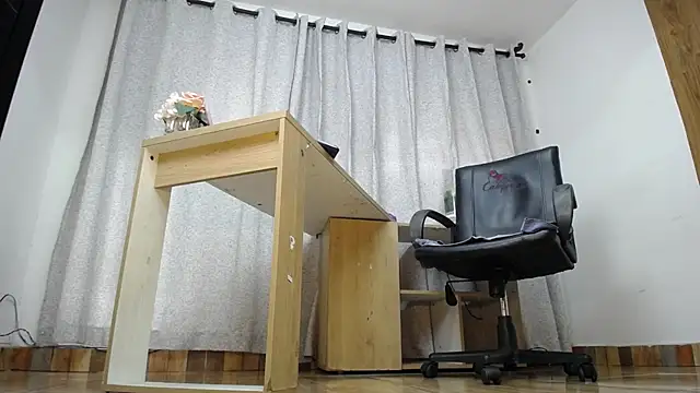 Kathleen Rodriguez online show from 11, 11, 2025