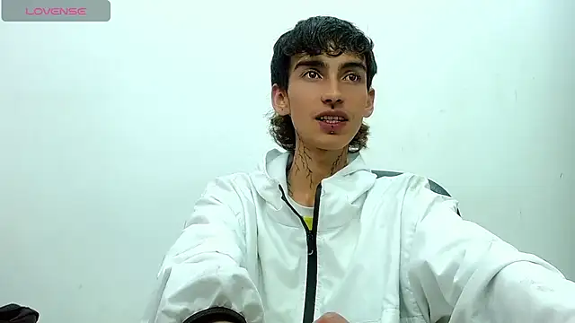 Snapshot of ttimy_x_boy chatting on 16, 11, 2025 ttimy x boy online show from 16, 11, 2025