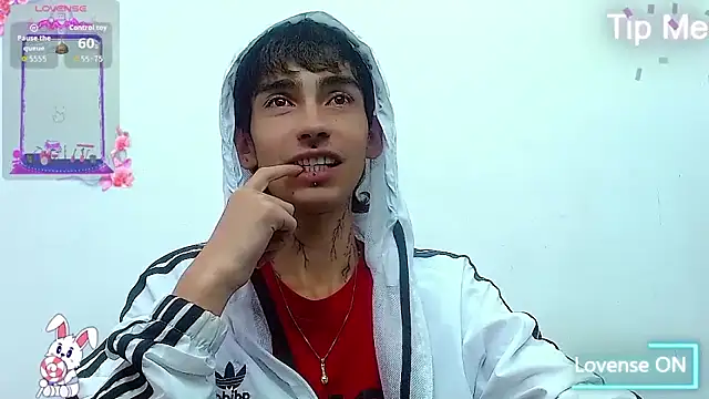 Snapshot of ttimy_x_boy chatting on 21, 11, 2025 ttimy x boy online show from 21, 11, 2025