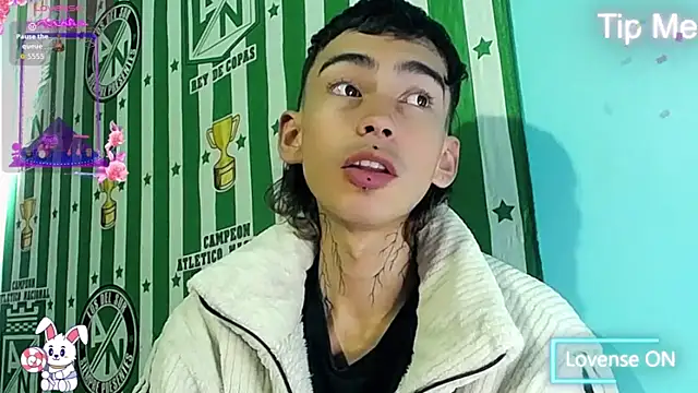 Snapshot of ttimy_x_boy chatting on 30, 11, 2025 ttimy x boy online show from 30, 11, 2025