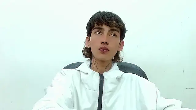 Snapshot of ttimy_x_boy chatting on 24, 11, 2025 ttimy x boy online show from 24, 11, 2025