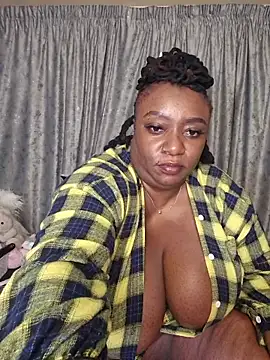 Snapshot of ThickianaRider chatting on 15, 11, 2025 ThickianaRider online show from 15, 11, 2025