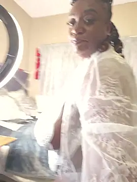 Snapshot of ThickianaRider chatting on 22, 11, 2025 ThickianaRider online show from 22, 11, 2025