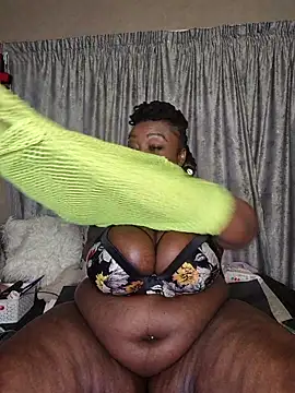 Snapshot of ThickianaRider chatting on 20, 11, 2025 ThickianaRider online show from 20, 11, 2025