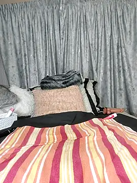 Snapshot of ThickianaRider chatting on 19, 10, 2025 ThickianaRider online show from 19, 10, 2025