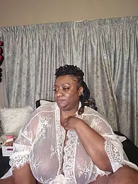 Snapshot of ThickianaRider chatting on 22, 11, 2025 ThickianaRider online show from 22, 11, 2025