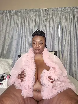 Snapshot of ThickianaRider chatting on 25, 11, 2025 ThickianaRider online show from 25, 11, 2025