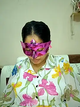 bigtitsqueen online show from 8, 11, 2025