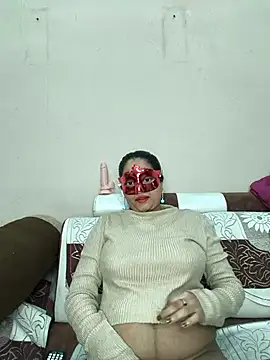 bigtitsqueen online show from 6, 2, 2026