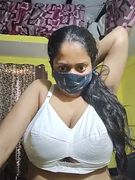bigtitsqueen online show from 17, 6, 2026