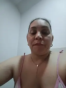 Snapshot of MirandaSoto chatting on 6, 7, 2026 MirandaSoto online show from 6, 7, 2026
