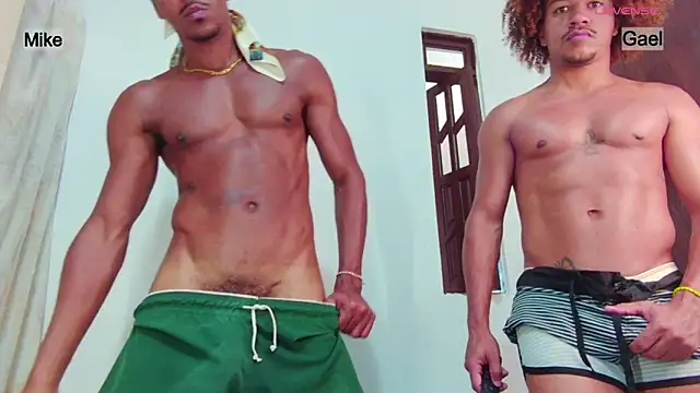 Snapshot of mikejaybra chatting on 7, 10, 2025 mikejaybra online show from 7, 10, 2025