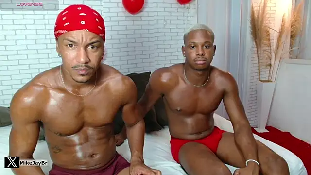 Snapshot of mikejaybra chatting on 13, 2, 2025 mikejaybra online show from 13, 2, 2025