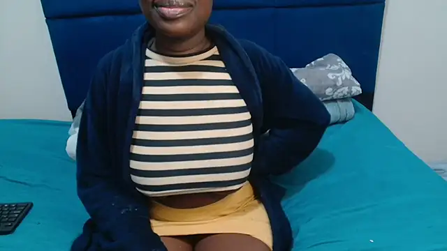 Snapshot of MilkyTitties chatting on 4, 7, 2026 MilkyTitties online show from 4, 7, 2026