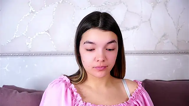 VeronaAppleberry online show from 15, 12, 2025