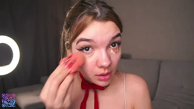 VeronaAppleberry online show from 7, 3, 2025