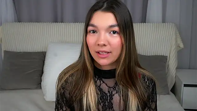 VeronaAppleberry online show from 15, 11, 2025