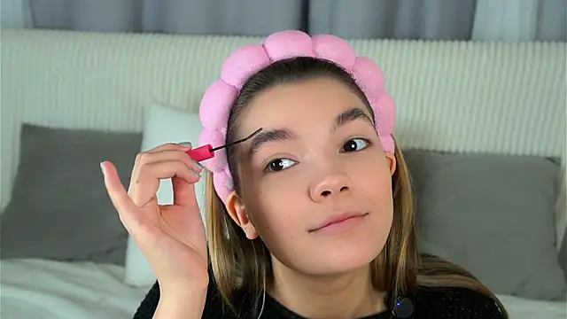 VeronaAppleberry online show from 25, 10, 2025