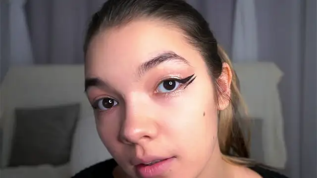 VeronaAppleberry online show from 25, 9, 2025