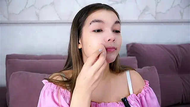 VeronaAppleberry online show from 16, 12, 2025