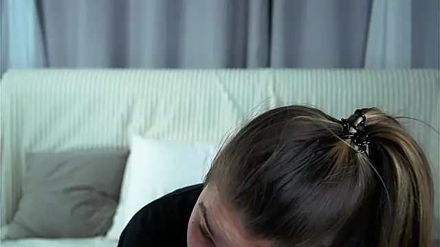 VeronaAppleberry online show from 30, 9, 2025