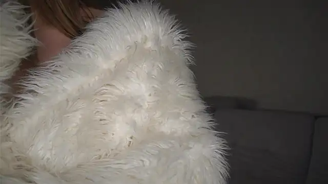 VeronaAppleberry online show from 9, 3, 2025