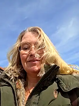 lisalustjouw online show from 8, 4, 2026