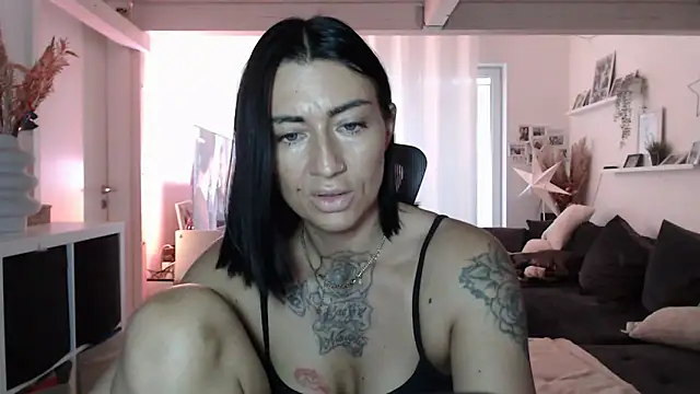 IntiMia online show from 15, 12, 2025