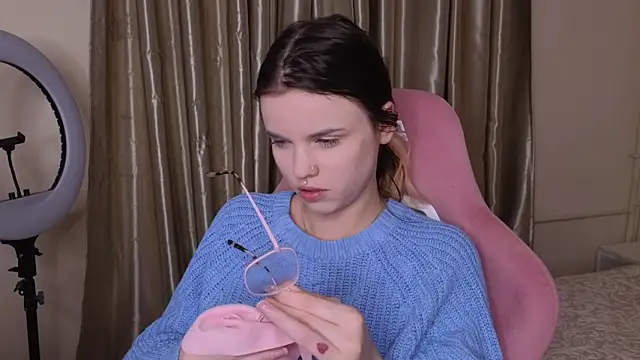 HanaMitsuri online show from 5, 4, 2026