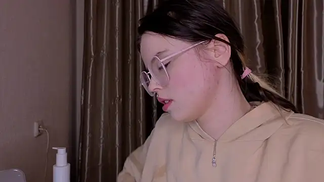 HanaMitsuri online show from 18, 12, 2025