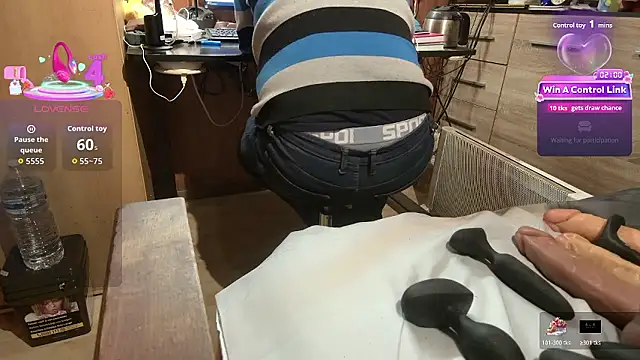 Snapshot of misteryman1956 chatting on 12, 1, 2026 misteryman1956 online show from 12, 1, 2026