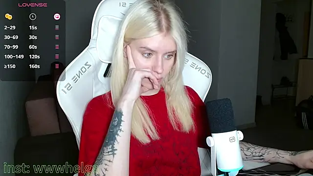 Snapshot of LizaKisses chatting on 10, 10, 2025 LizaKisses online show from 10, 10, 2025