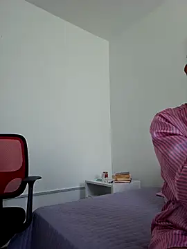 VictoriaEvaans  online show from 5, 10, 2025