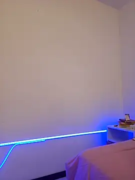 VictoriaEvaans  online show from 17, 11, 2025