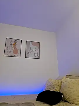 VictoriaEvaans  online show from 13, 3, 2025