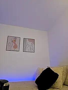 VictoriaEvaans  online show from 12, 3, 2025