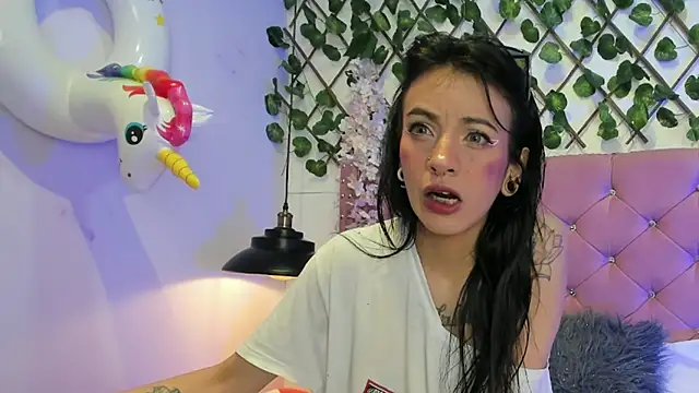 Snapshot of lauren_evans96 chatting on 23, 10, 2025 lauren evans96 online show from 23, 10, 2025