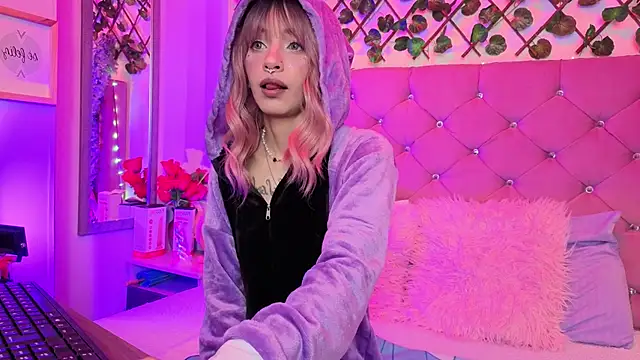 Snapshot of lauren_evans96 chatting on 18, 2, 2026 lauren evans96 online show from 18, 2, 2026