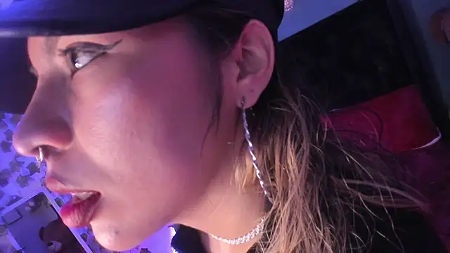 delilah fix online show from 28, 10, 2025