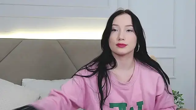 LeilaLow online show from 18, 3, 2025